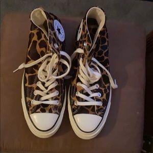 Converse Giraffe print sneakers